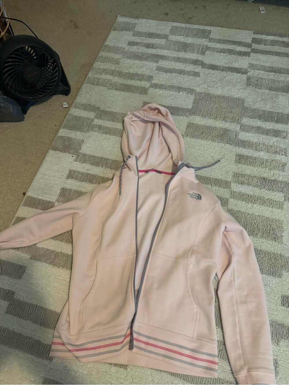 Women's jacket label - The North Face
